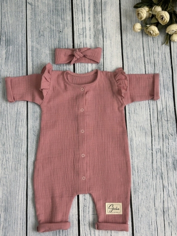 Купить оптом 336-П. Комбинезон с повязкой для девочки из муслина, хлопок 100%, размеры 56,62,68, пудра во Владивостоке